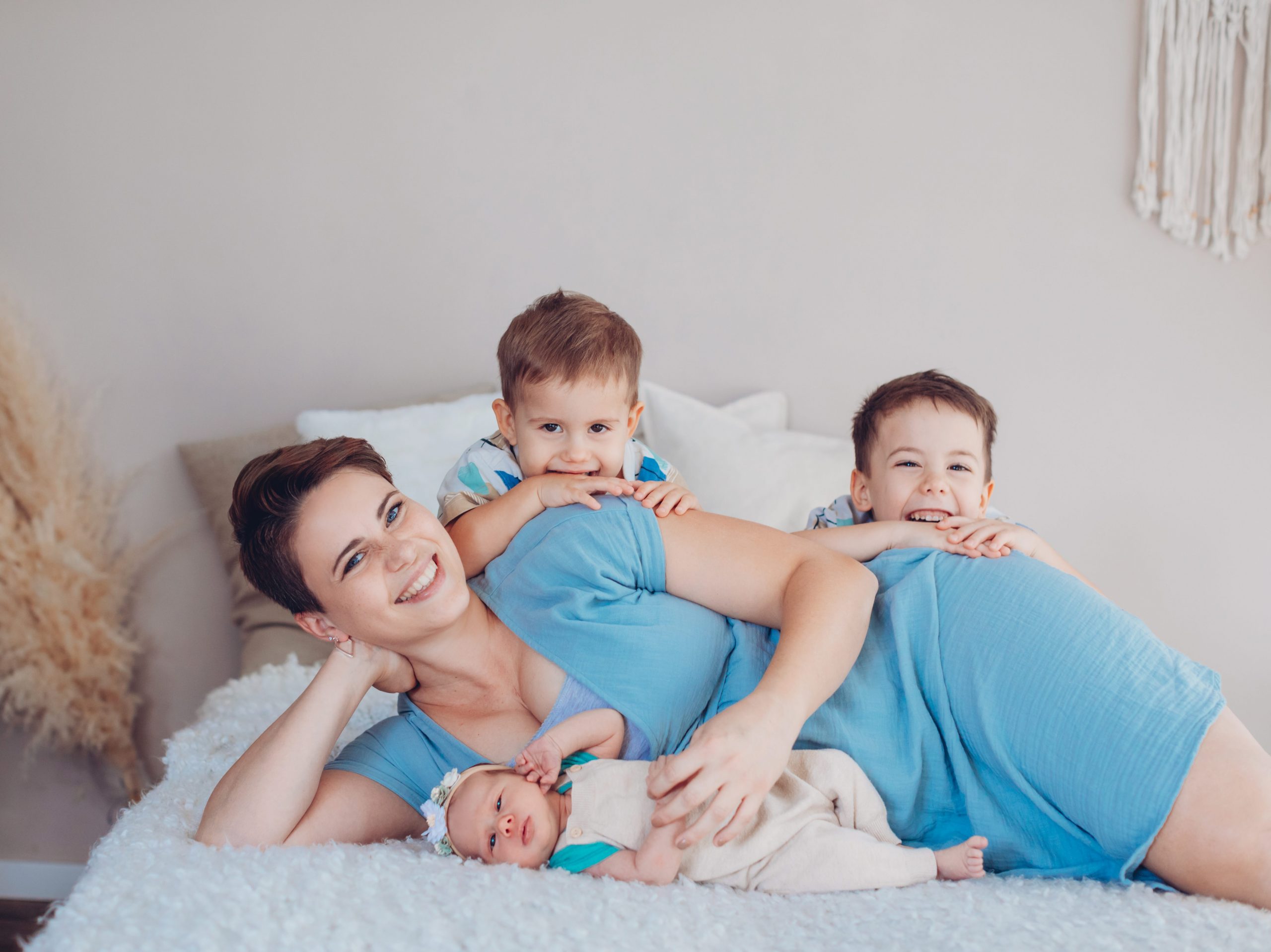 Carina mit ihren 3 Kids